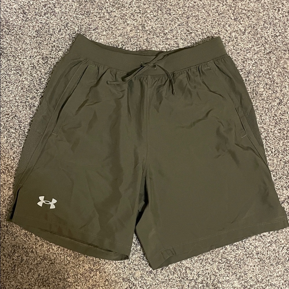 Men’s olive green Under Armour shorts